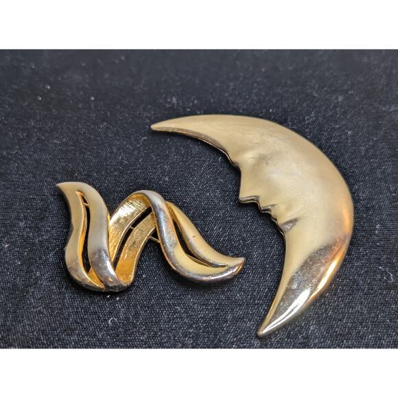Vintage 80's Large Crescent Moon W/ Face & Squiggly M. Jent Gold Tone Brooches - Picture 1 of 4